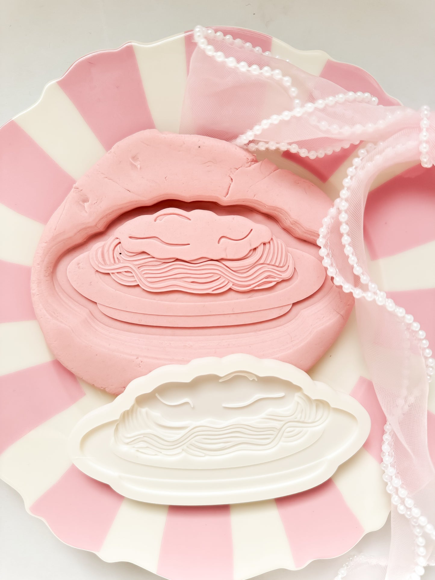 Spaghetti Bolognese - Debosser and Cutter