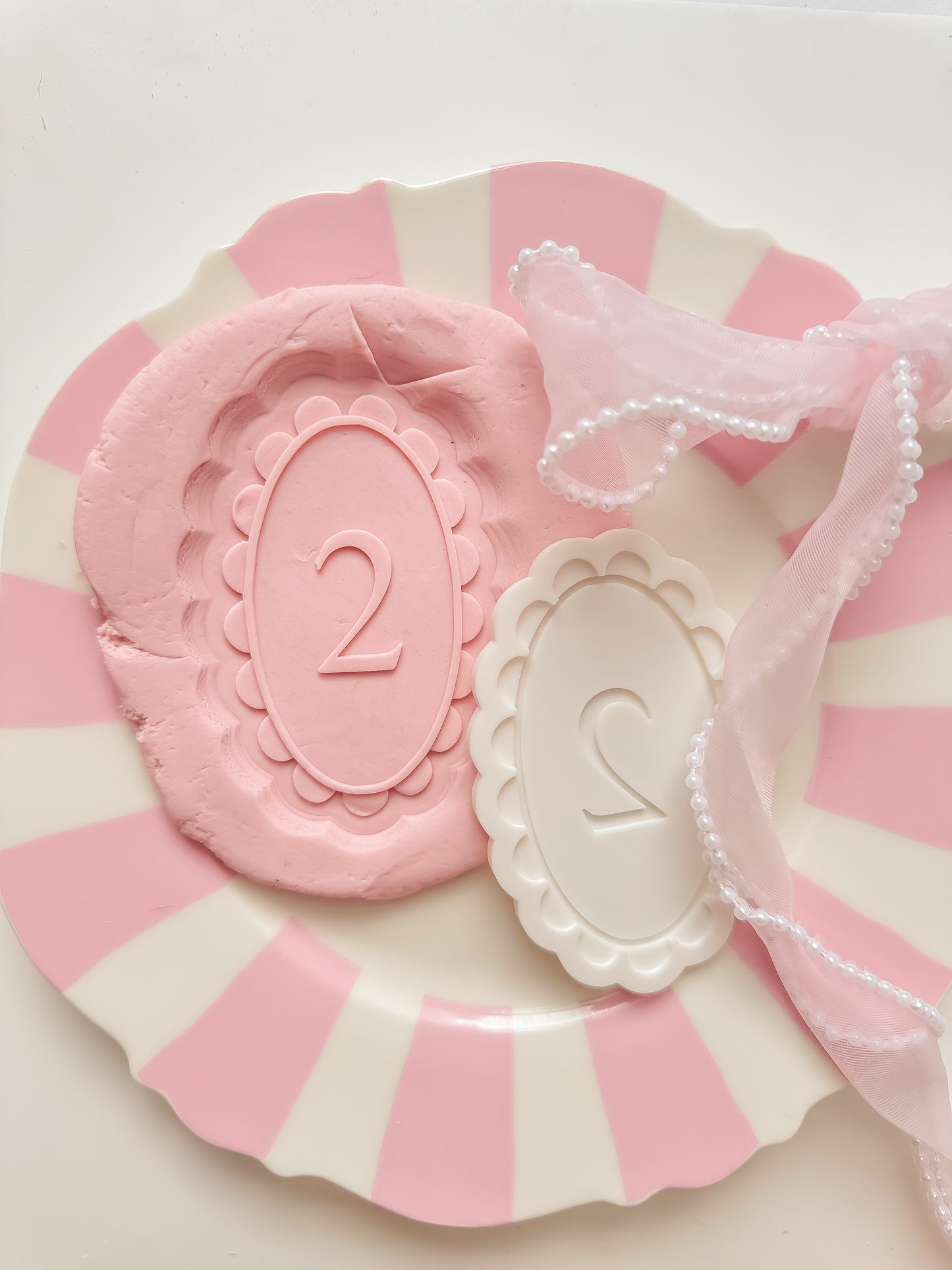 1 - 10 Scalloped Number Plaques - Debossers and Cutter Set