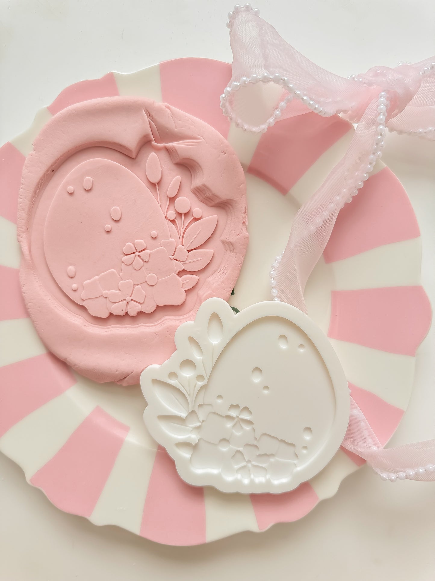 Floral Easter Egg - Debosser and Cutter