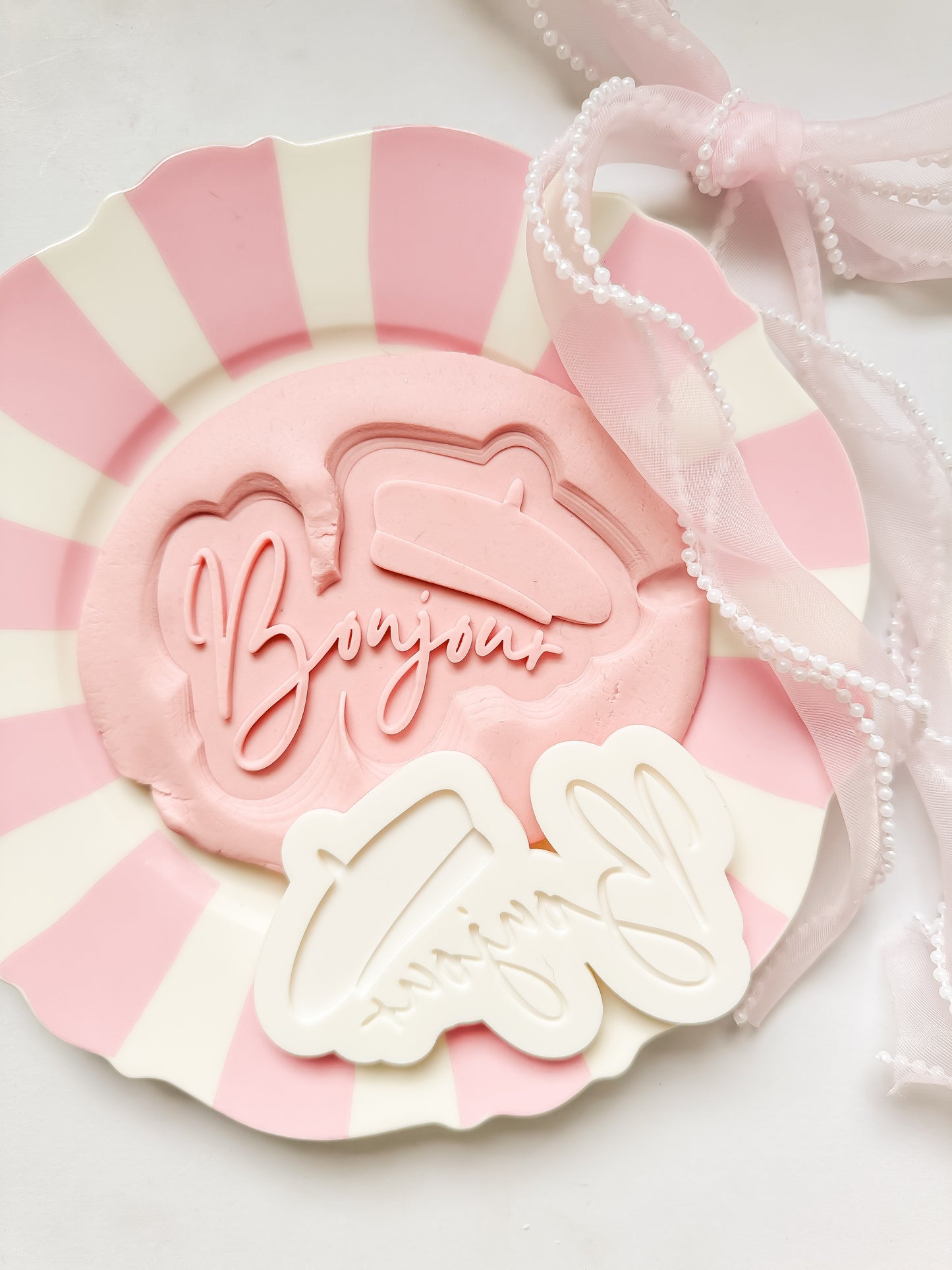 Bonjour - Debosser and Cutter