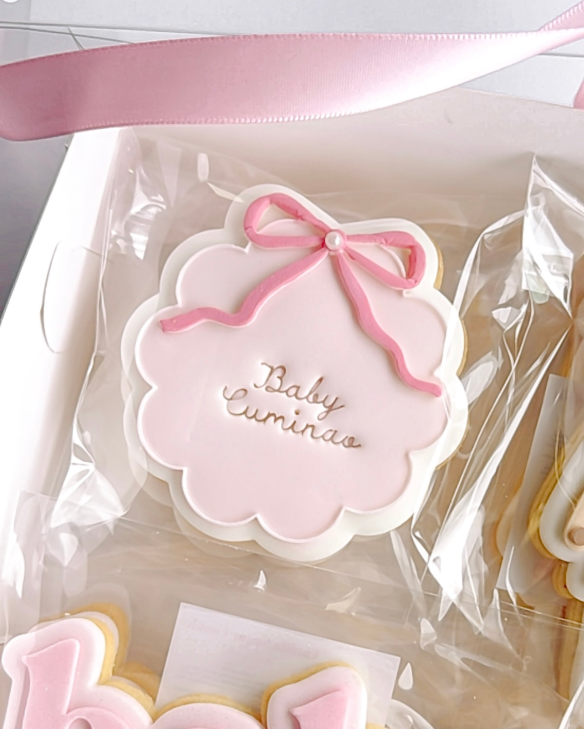 Bow Flower Plaque - Debosser and Cutter