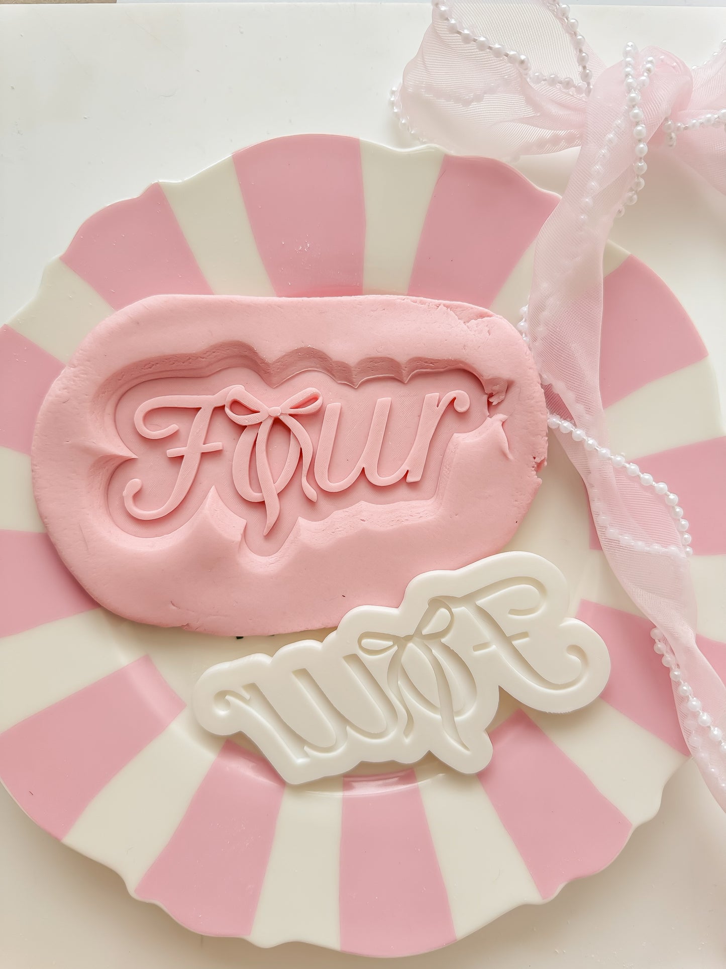 Four bow number - Debosser and Cutter