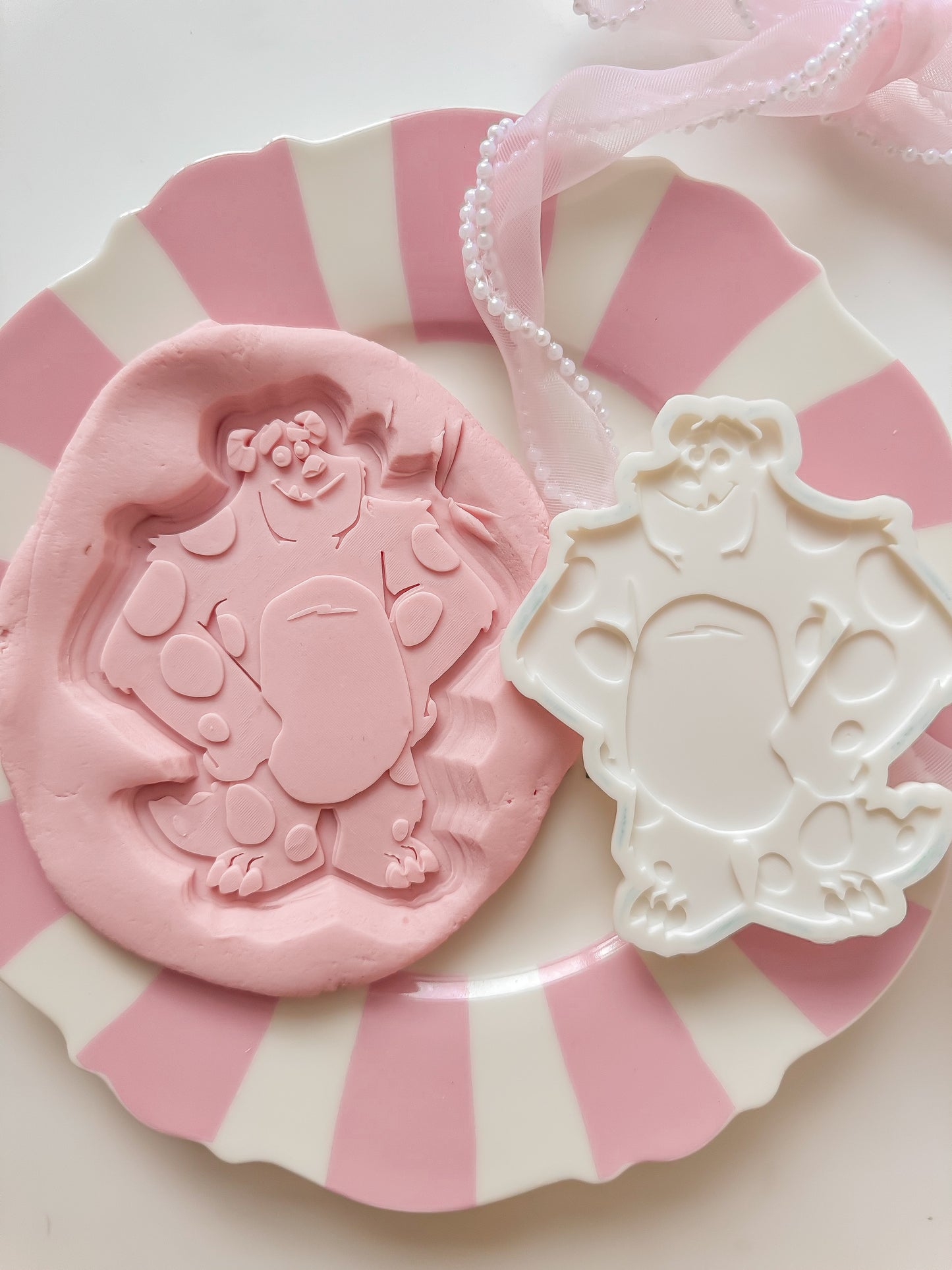 Fluffy blue monster - Debosser and Cutter