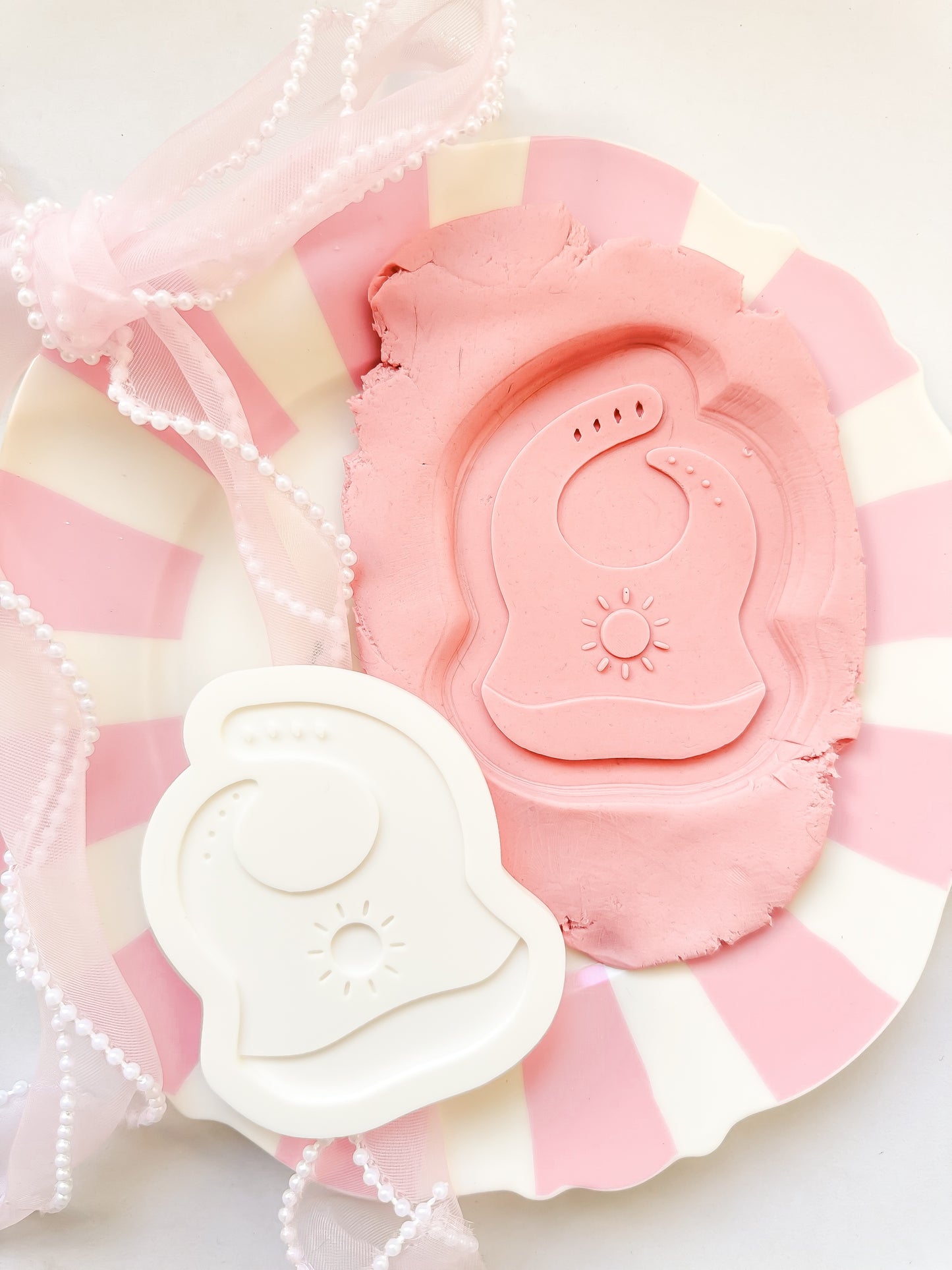 Sun silicone bib - Debosser and Cutter