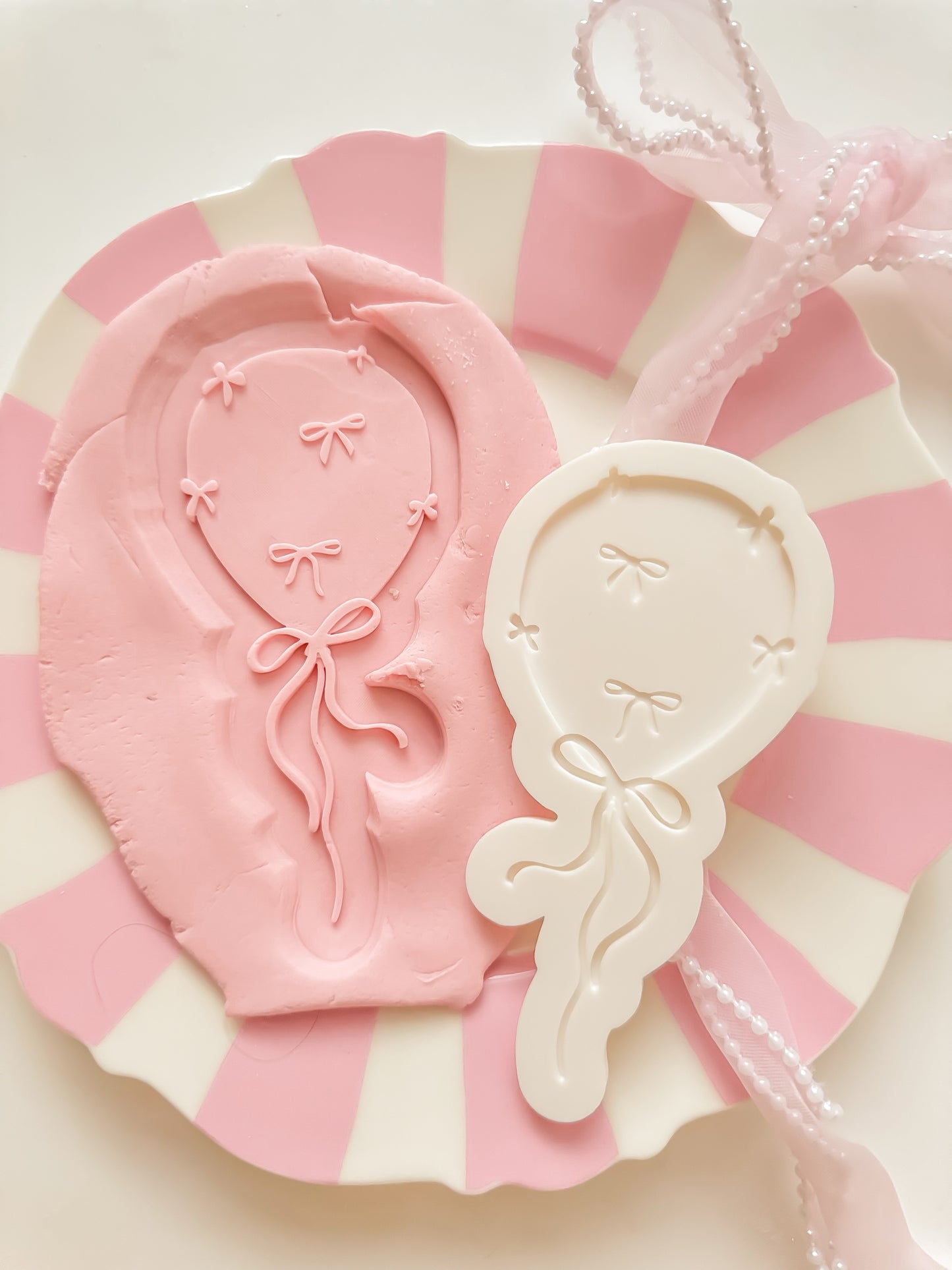 Bow Balloon - Debosser and Cutter