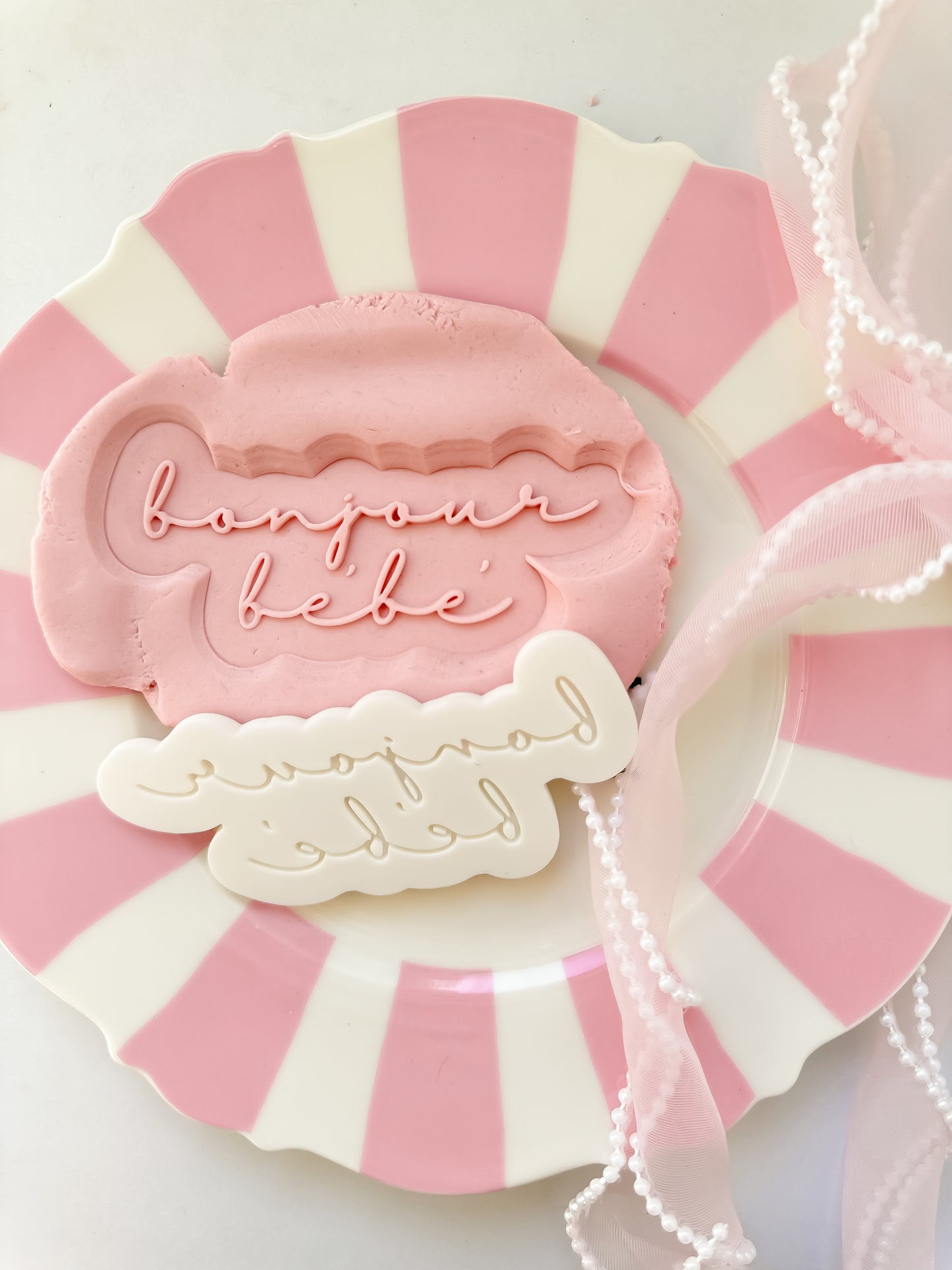 Bonjour Bébé - Debosser and Cutter