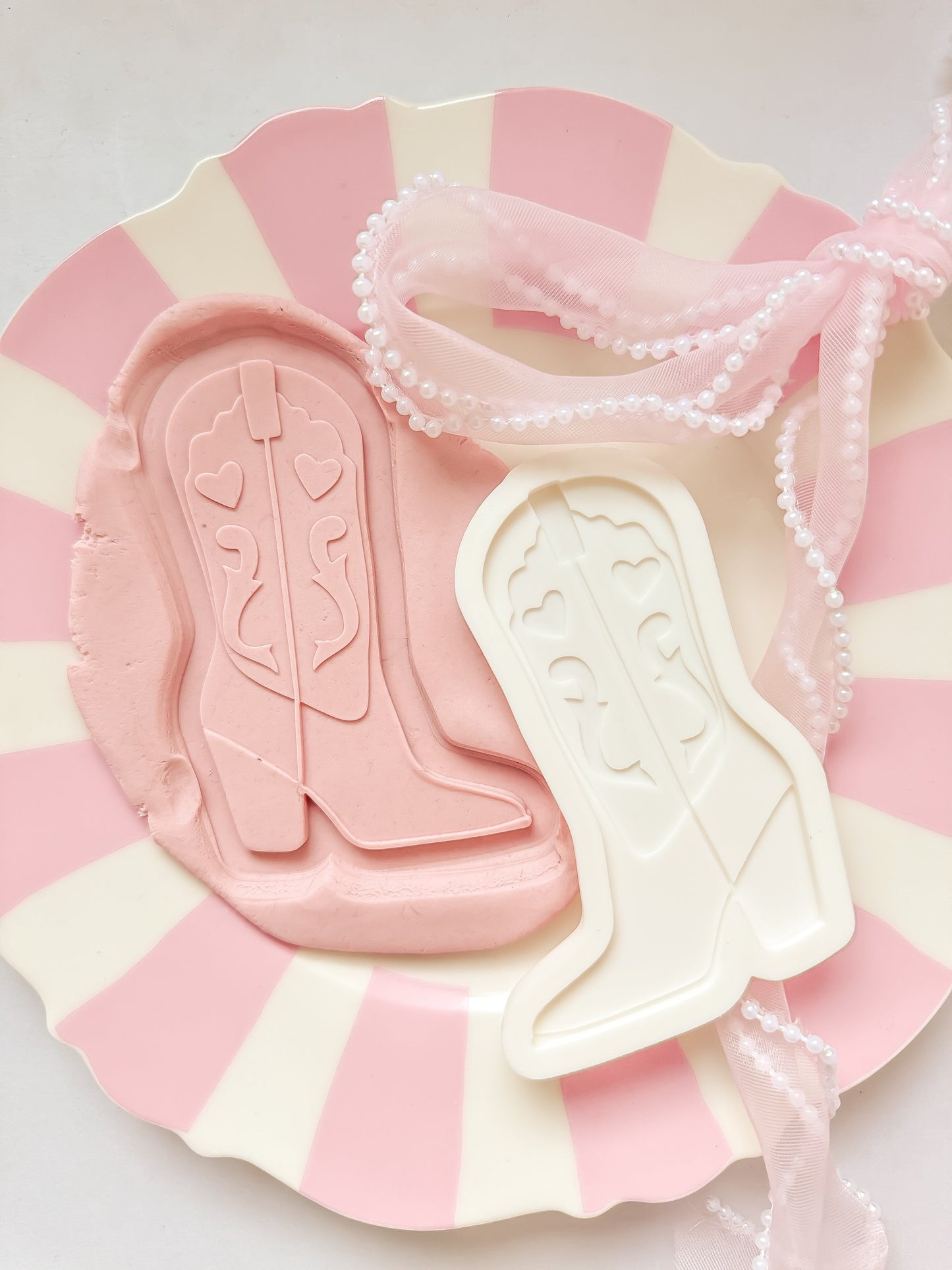 Heeled cowgirl boot - Debosser and Cutter