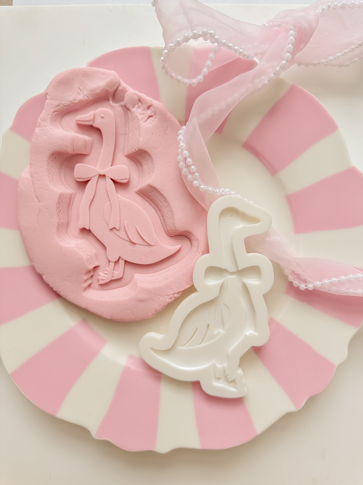 Goose with bow - Debosser and Cutter