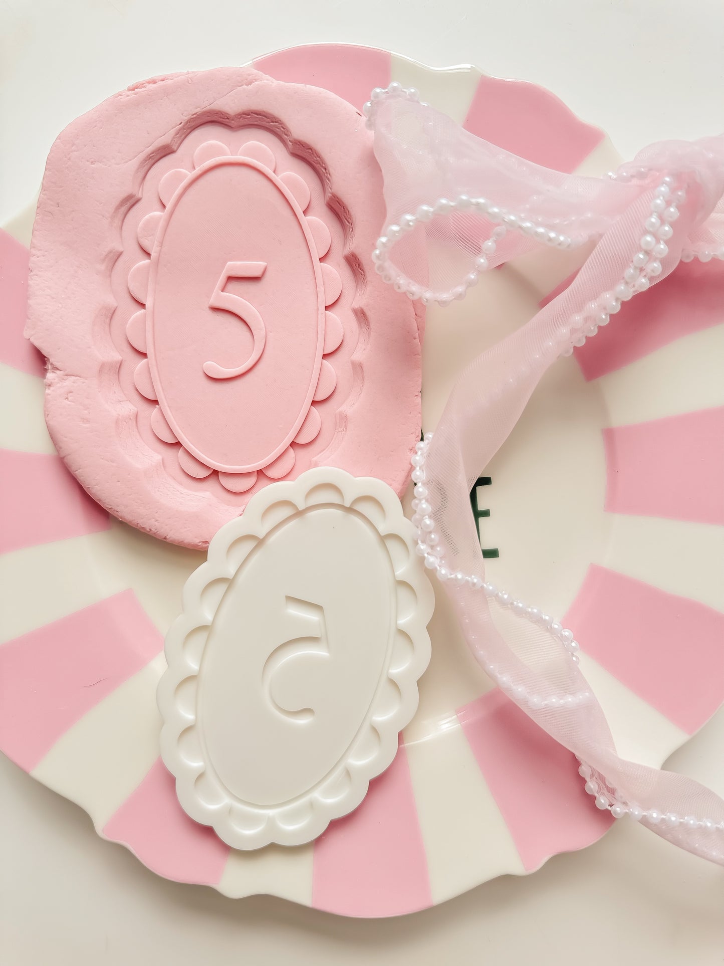 1 - 10 Scalloped Number Plaques - Debossers and Cutter Set