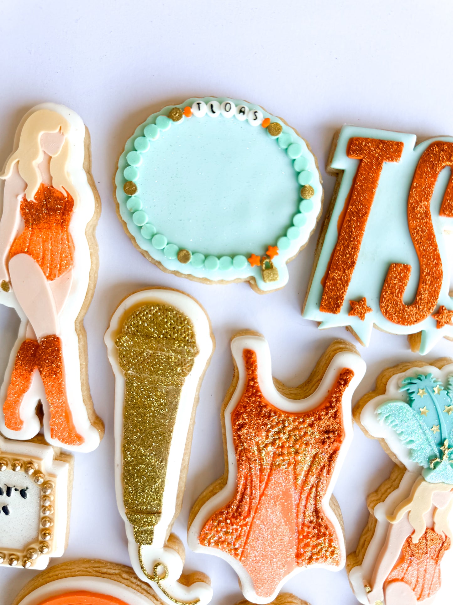 TLOAS friendship bracelet - Debosser and Cutter