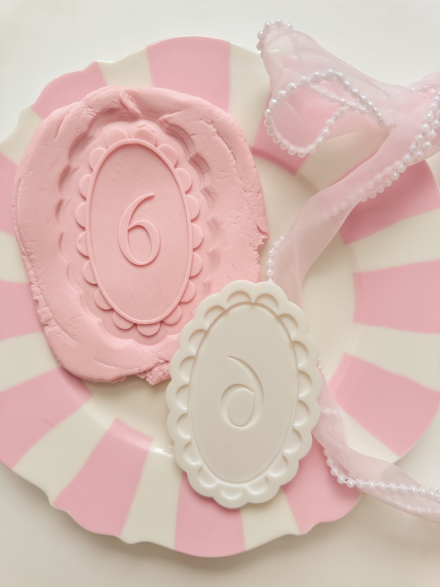 1 - 10 Scalloped Number Plaques - Debossers and Cutter Set