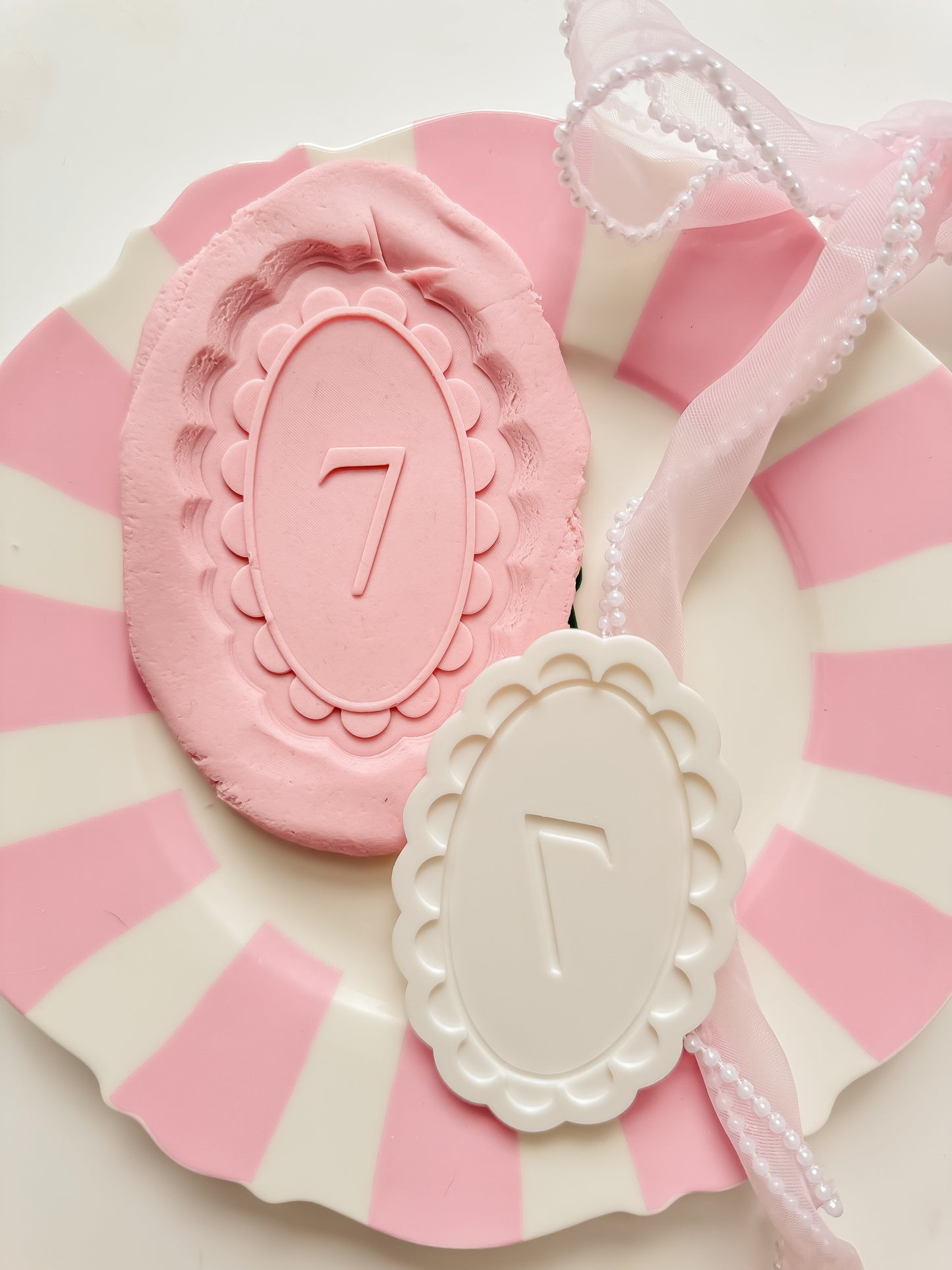 1 - 10 Scalloped Number Plaques - Debossers and Cutter Set