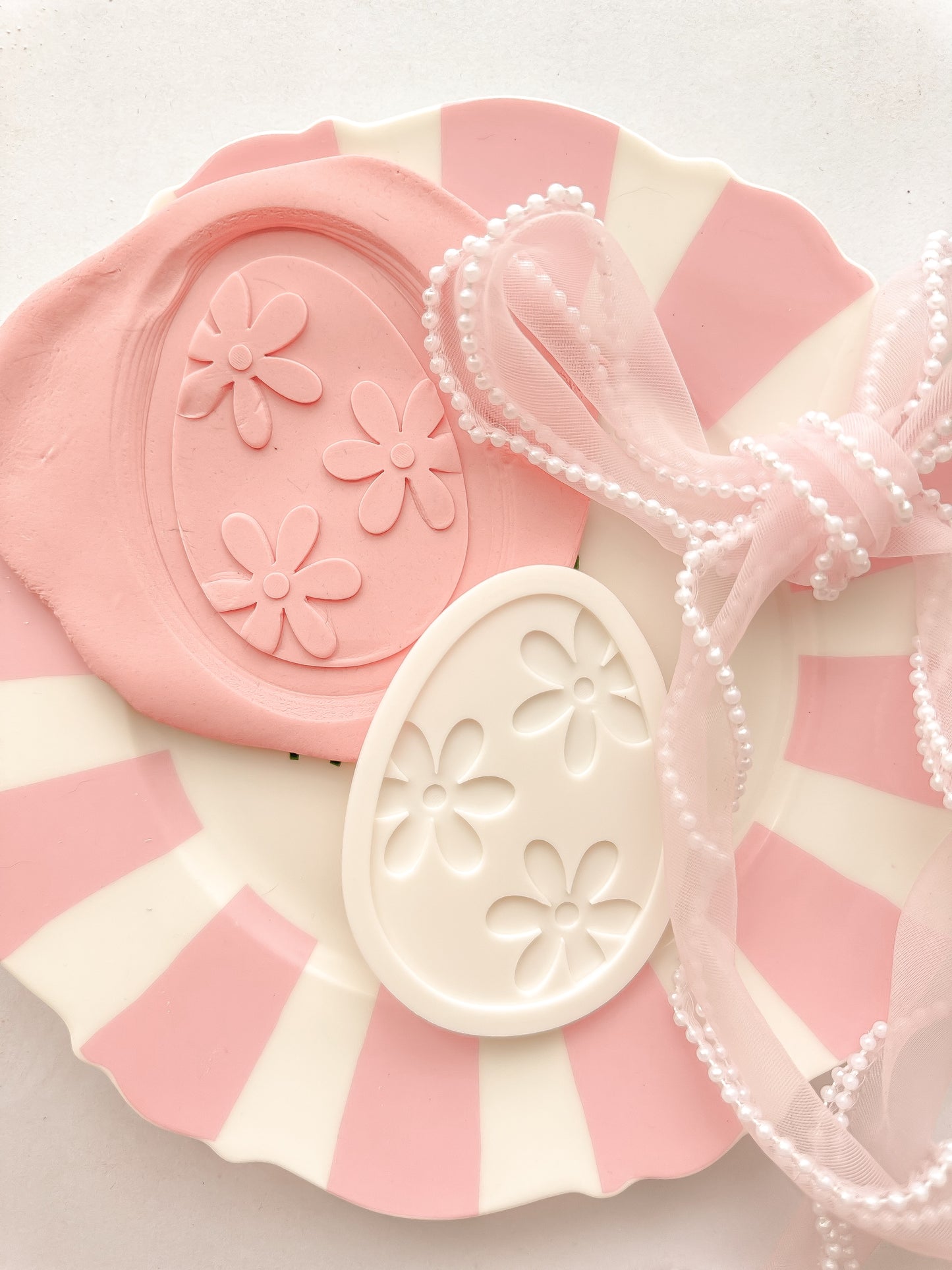 Daisy Easter egg - Debosser and Cutter