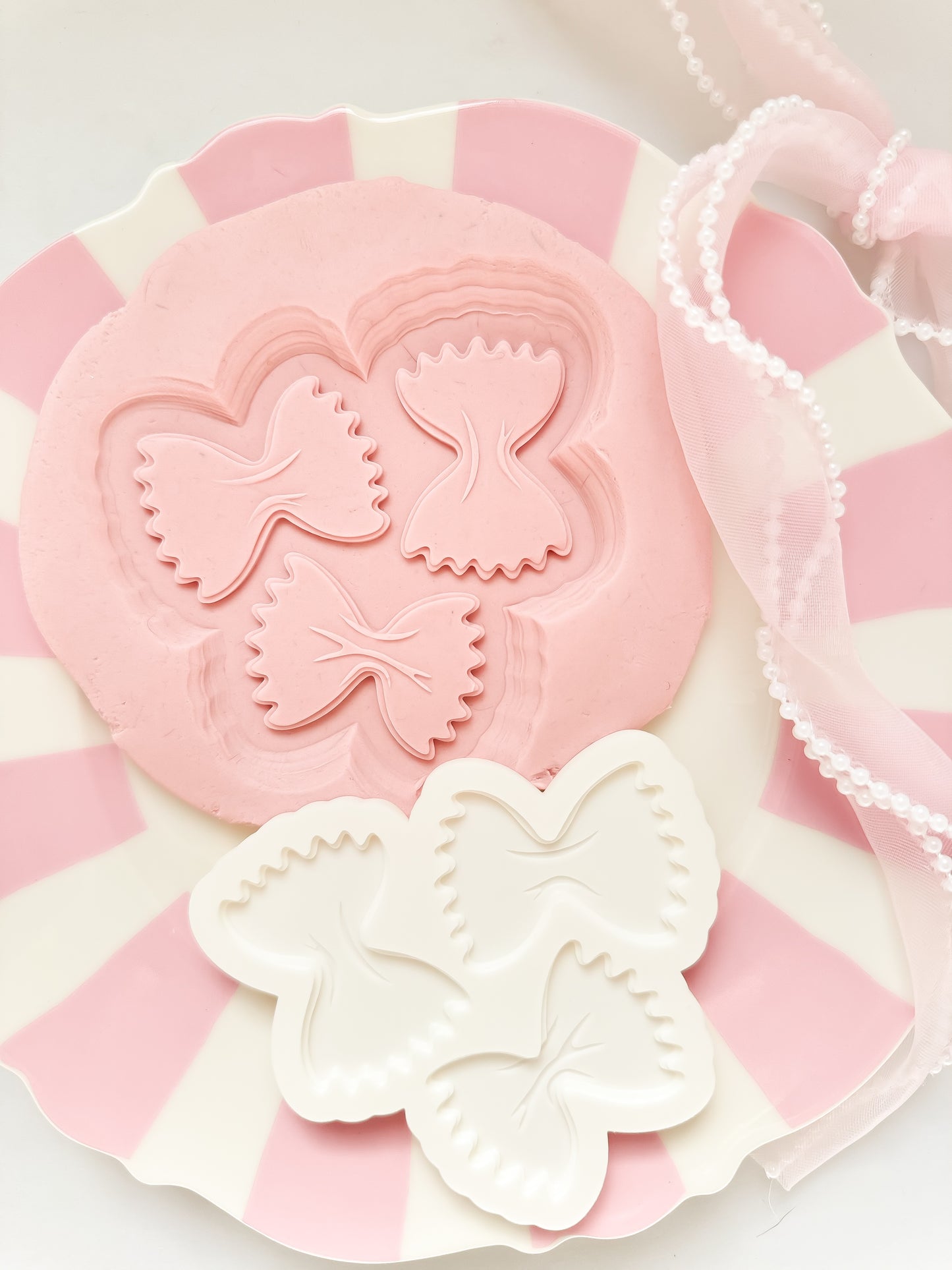 Bow Farfalle pasta - Debosser and Cutter