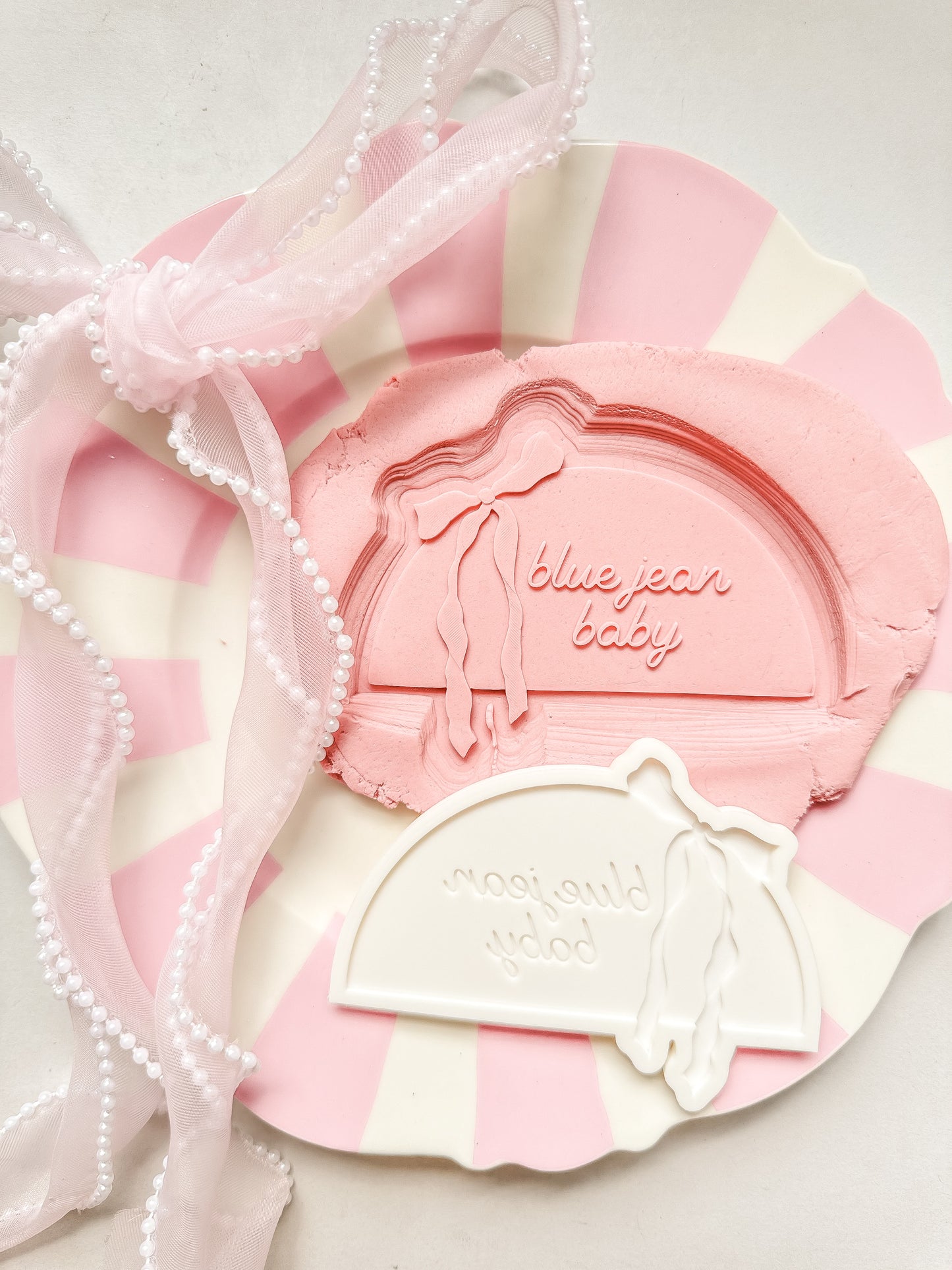 Blue Jean baby bow plaque - Debosser and Cutter