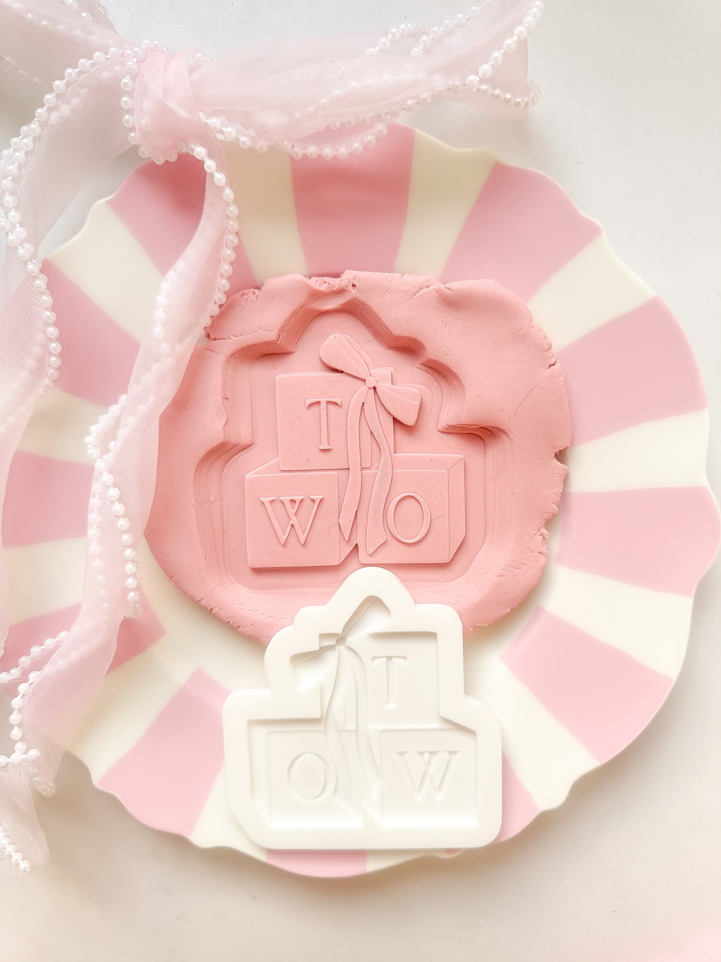 Two blocks with bow - Debosser and Cutter