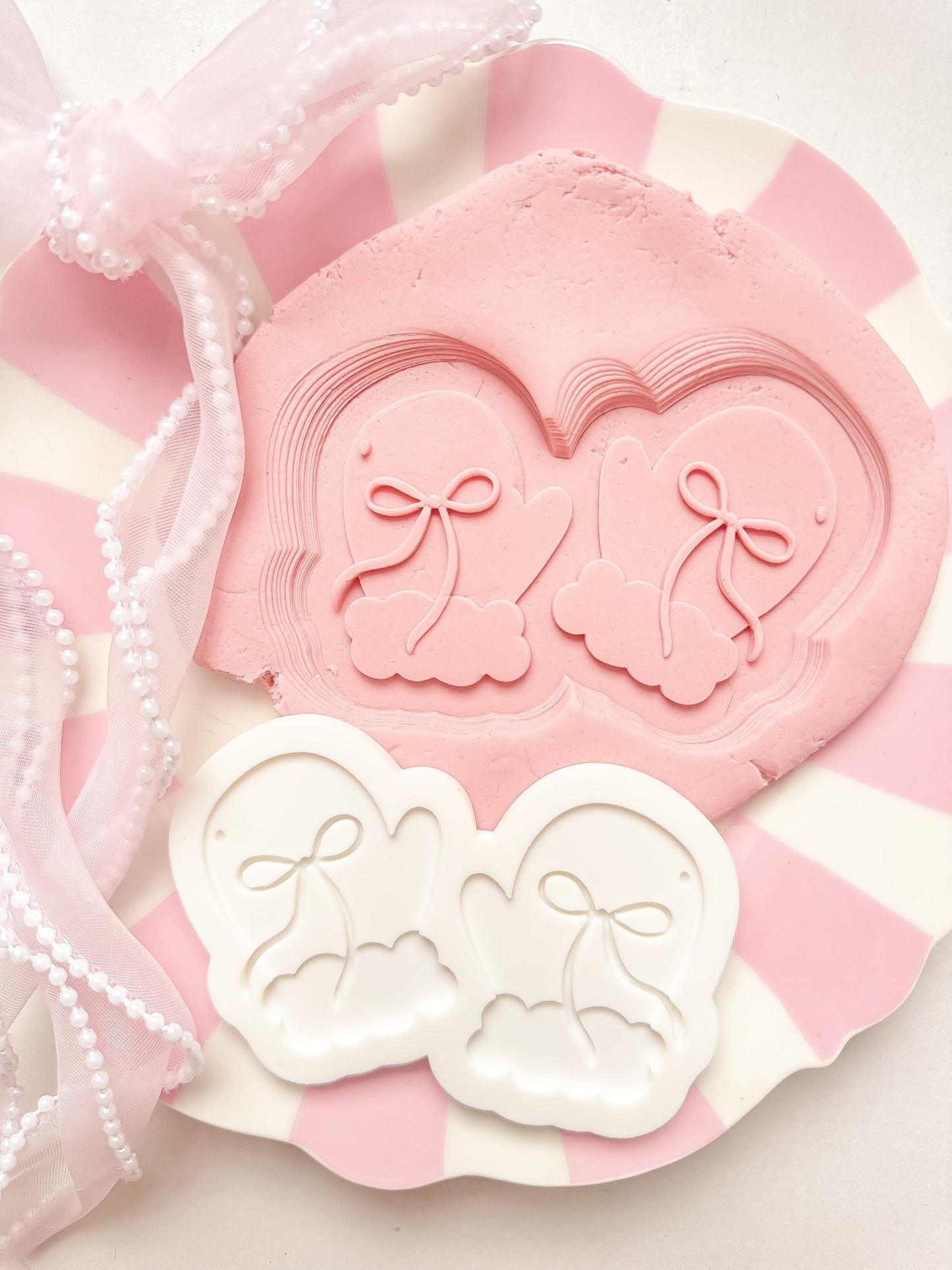 Bow Mittens - Debosser and Cutter