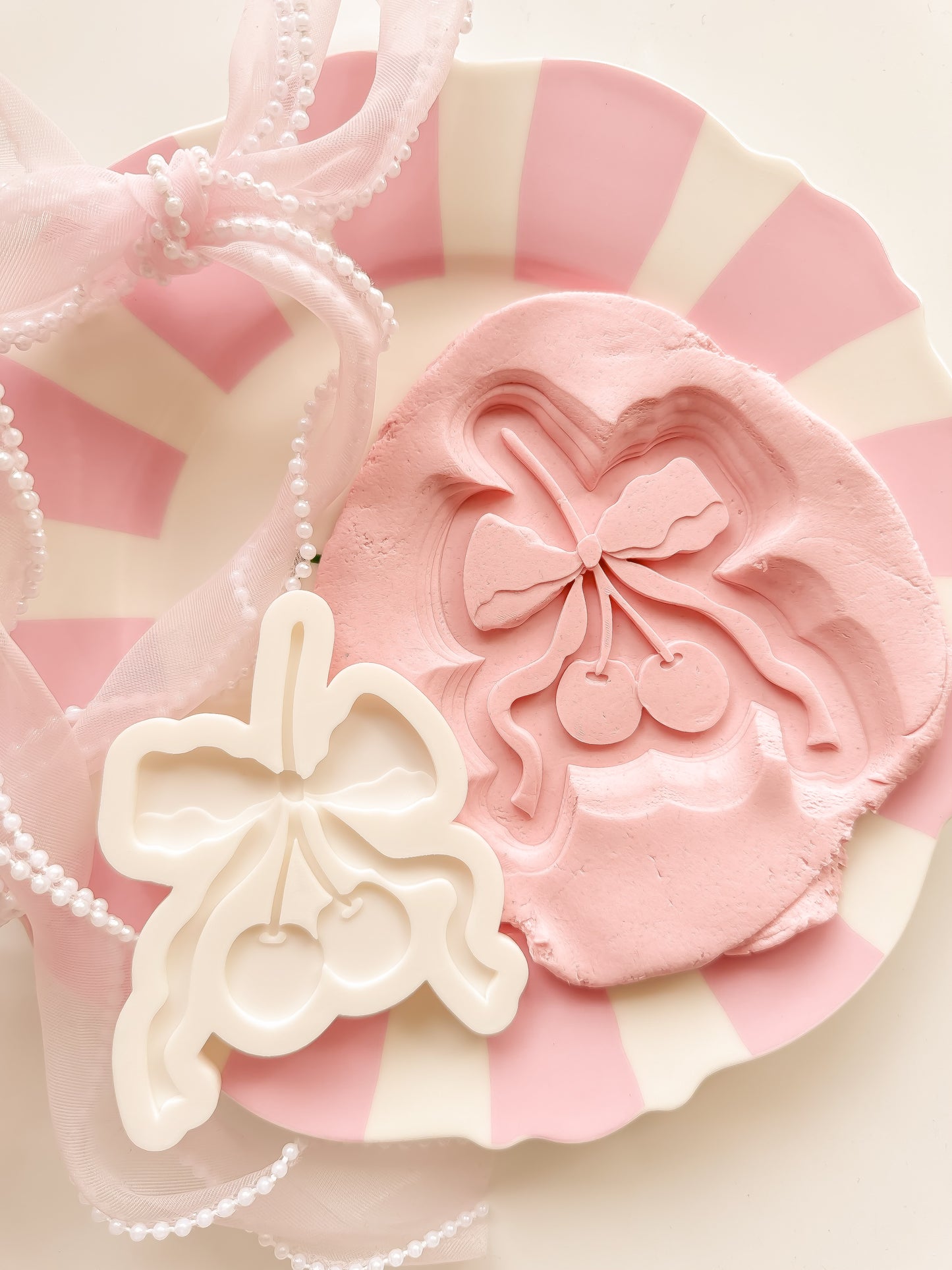 Cherries with frilly bow - Debosser and Cutter