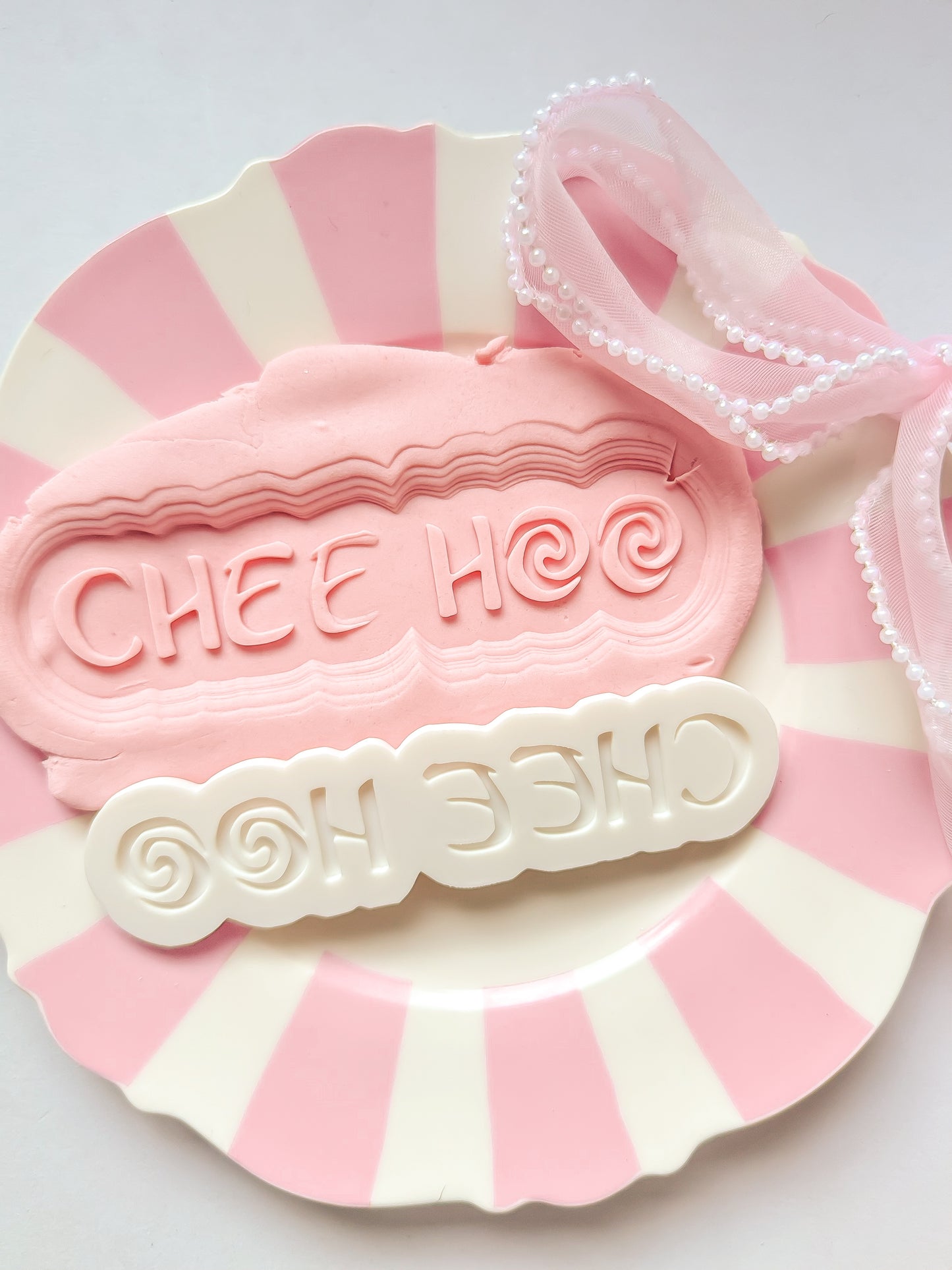 Chee Hoo - Debosser and Cutter