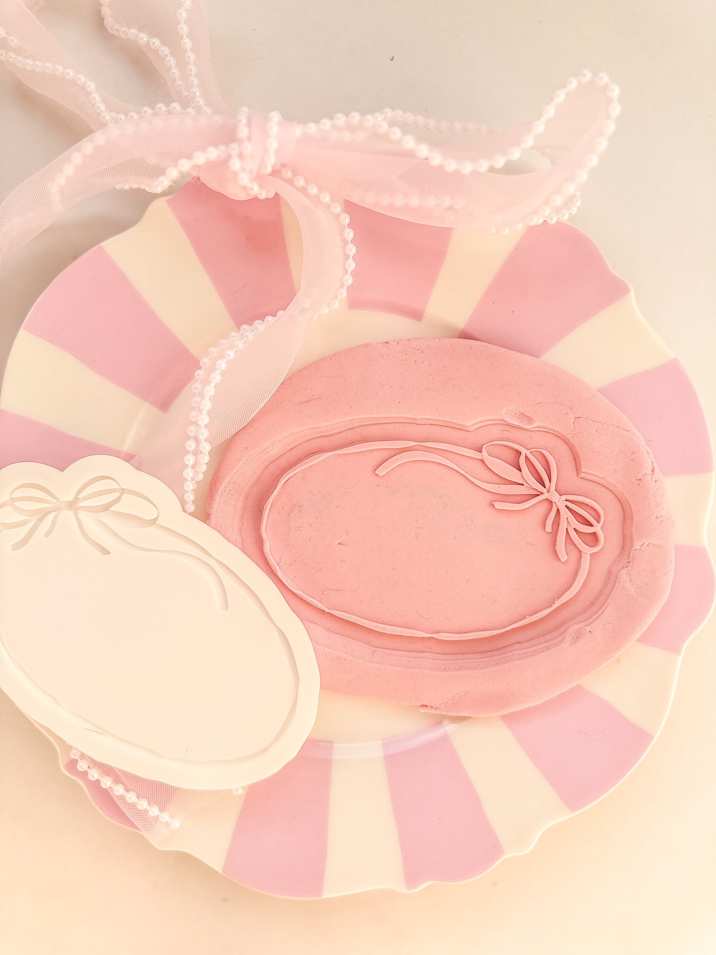 Oval double bow blank plaque - Debosser and Cutter