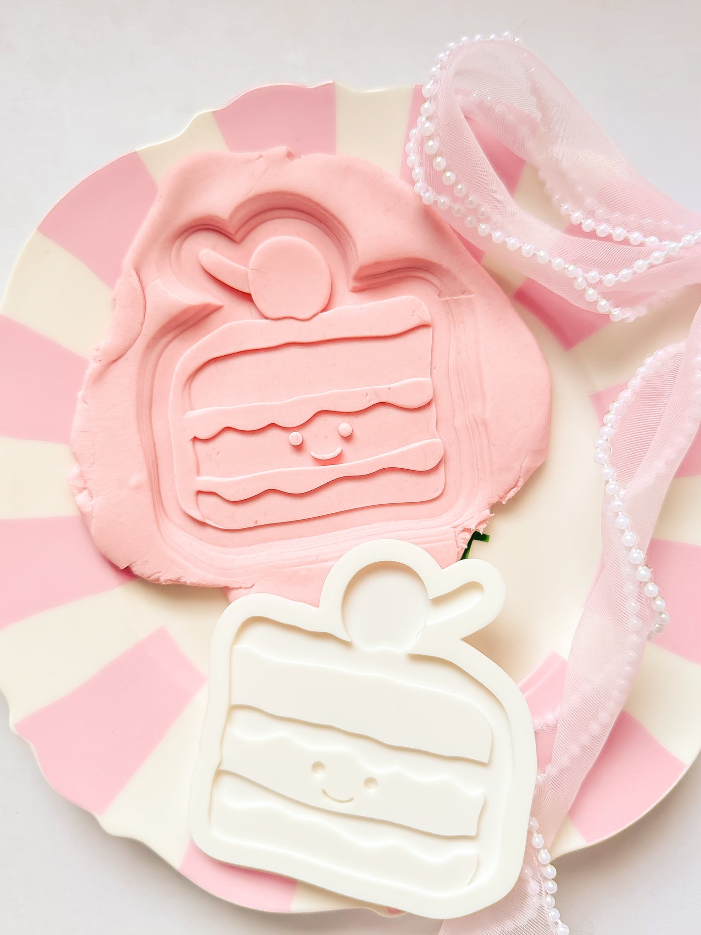 Pretty Patisserie Gateaux Jellycat - Debosser and Cutter