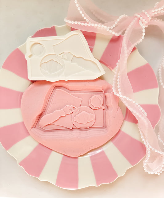 Girly cafe scene - Debosser and Cutter