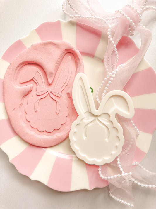 Blank bow bunny scallop plaque - Debosser and Cutter