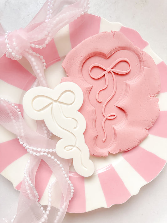 Long twirly bow - Debosser and Cutter