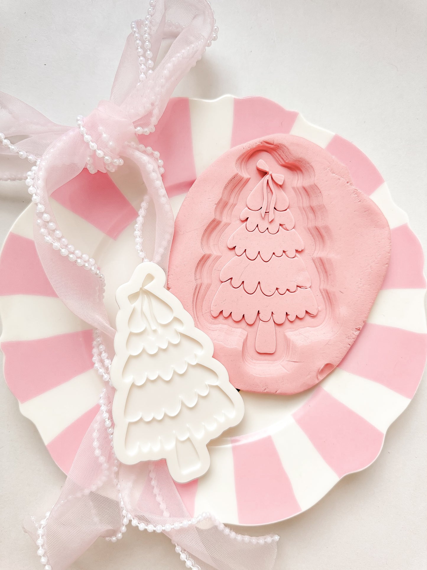 Bow Christmas Tree - Debosser and Cutter