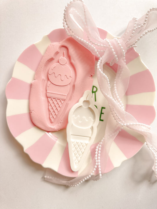 Ice cream cone  - Debosser and Cutter