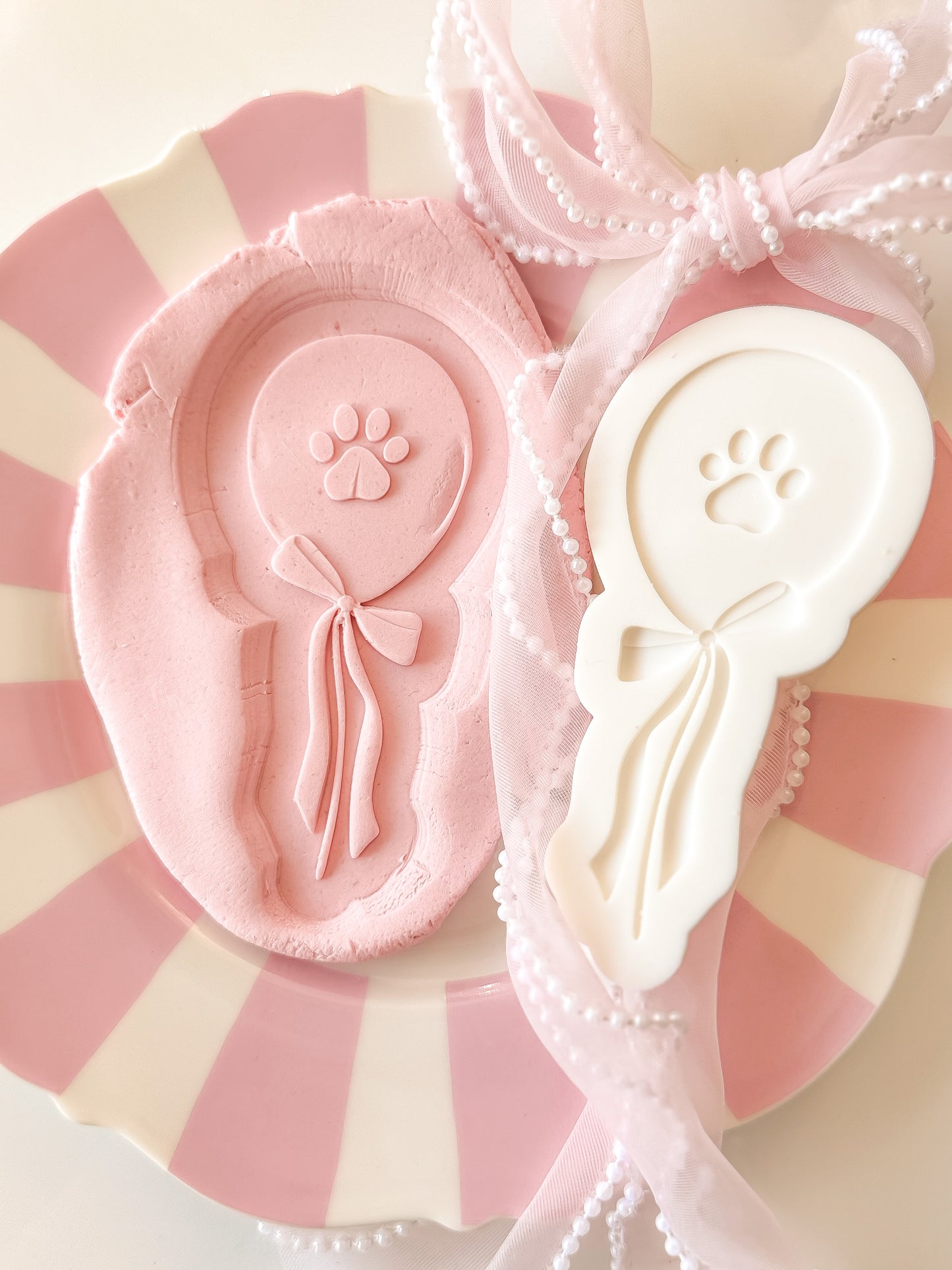Dog Paw Balloon- Debosser and Cutter