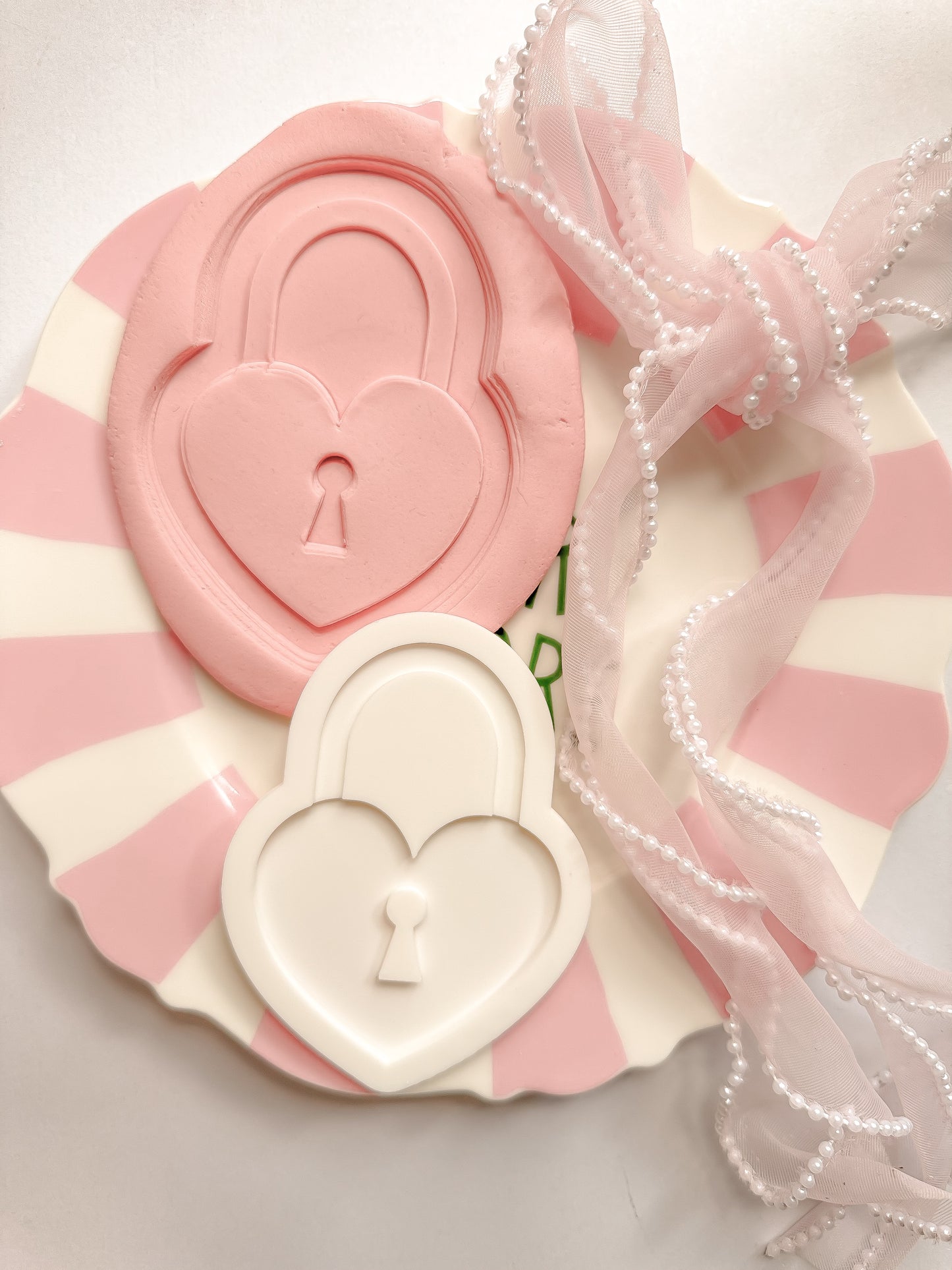 Plain Heart Lock - Debosser and Cutter