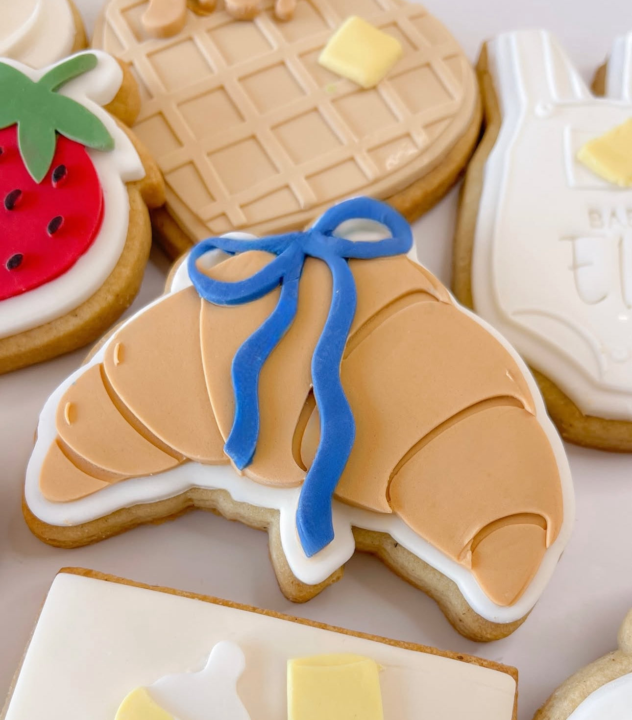 Bow Croissant - Debosser and Cutter