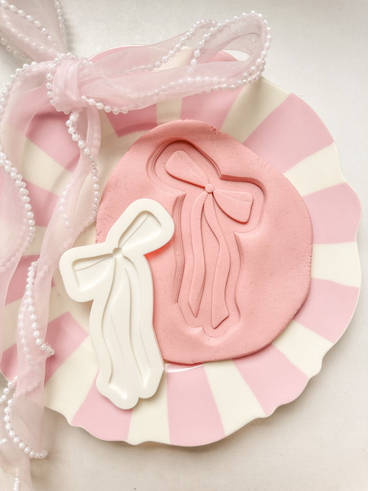 Long droopy bow - Debosser and Cutter