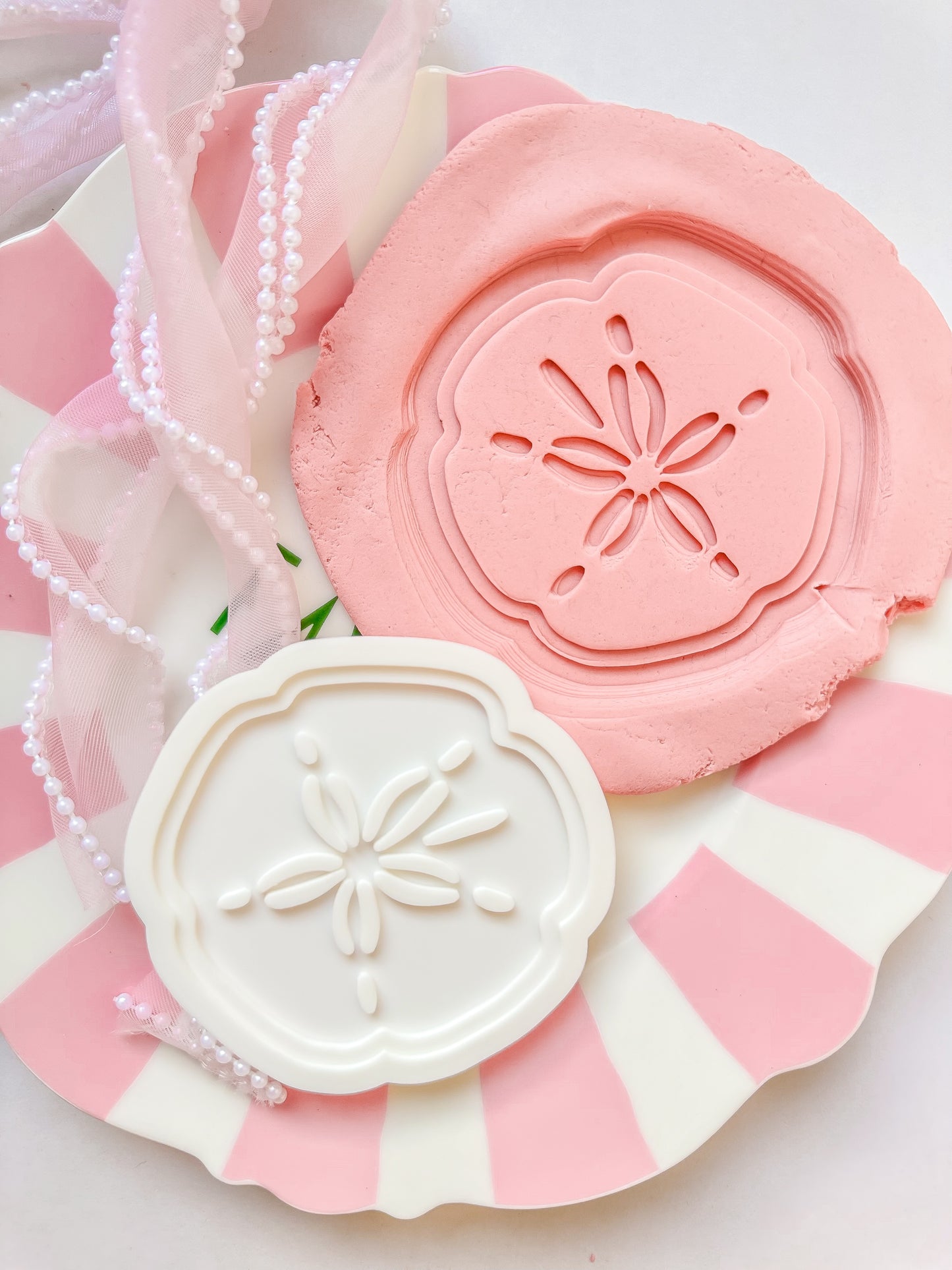 Sand Dollar - Debosser and Cutter