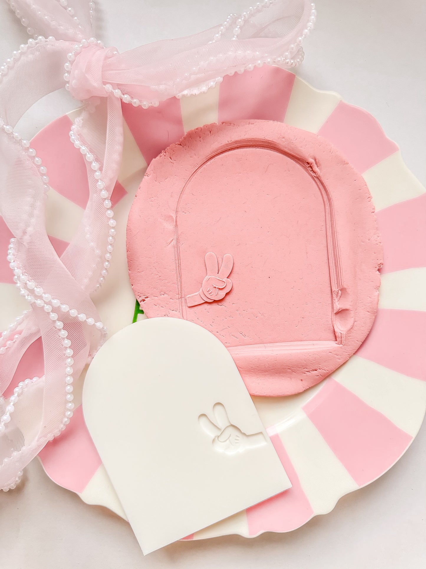 Mouse peace sign arch blank - Debosser and Cutter